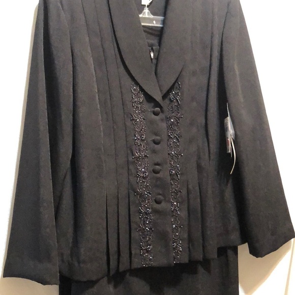 Danny & Nicole Black Jacket & Skirt - Picture 2 of 9